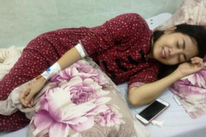 Vợ chồng Cát Phượng - Kiều Minh Tuấn kêu gọi giúp đỡ nữ diễn viên Mai Phương