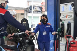 Bộ Tài chính đề xuất giảm 1.000 đồng/lít thuế bảo vệ môi trường với xăng dầu