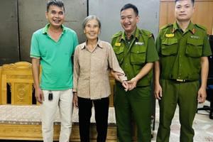 Lào Cai: Cảnh sát 113 giúp đỡ đưa cụ bà đi lạc về với gia đình