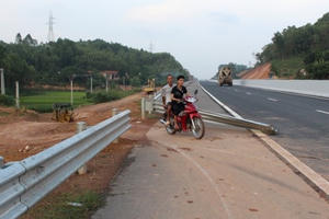 Cao tốc 12.000 tỷ thông xe rồi... tiếp tục thi công