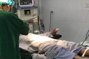 Bẻ “cậu nhỏ” để tăng khoái cảm, nam bệnh nhân phải phập viện mổ cấp cứu