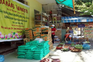 Ấm lòng 'phiên chợ 0 đồng' giữa tâm dịch Covid-19 tại Đà Nẵng