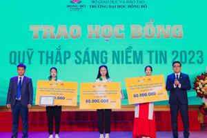 PVcomBank trao 240 triệu học bổng cho sinh viên trường Đại học Đông Đô