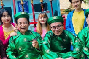 Hài Tết chộn rộn đón xuân