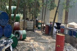 Để chất thải ngoài trời gây ô nhiễm, một doanh nghiệp ở Đồng Nai bị xử phạt