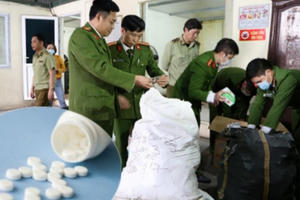 Hà Nam: Nghi án sản xuất, bán thuốc giả “kiếm lời” hơn 200 triệu mỗi ngày