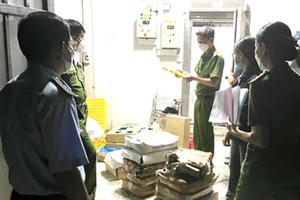 Đồng Nai: Phát hiện số lượng lớn thực phẩm không rõ nguồn gốc xuất xứ