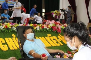 Thầy giáo 49 lần hiến máu cứu người