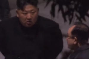 Video: Ông Kim Jong-un nghỉ chân tại ga Trung Quốc trước khi tới Việt Nam
