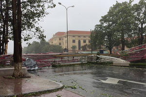 MTTQ tỉnh Quảng Ninh hỗ trợ miền Trung 10 tỷ đồng khắc phục hậu quả bão số 10