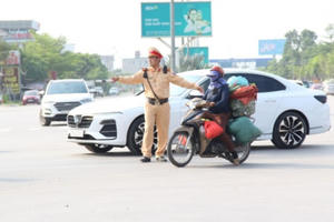 Nghệ An: 100% Cảnh sát giao thông túc trực, bảo đảm ATGT dịp lễ