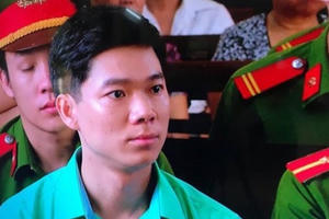 Vụ tai biến chạy thận: Thu hồi chứng chỉ hành nghề của bác sĩ Hoàng Công Lương