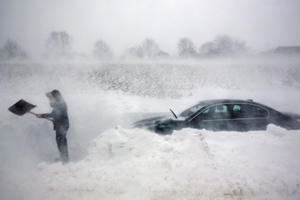 Hình ảnh nước Mỹ trắng xóa vì bão tuyết