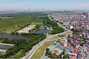 Hà Nội cho phép sử dụng hơn 1.000m2 đất tại Long Biên để xây dựng bãi đỗ xe, cửa hàng xăng dầu Hà Nội cho phép sử dụng hơn 1.000m2 đất tại Long Biên để xây dựng bãi đỗ xe, cửa hàng xăng dầu