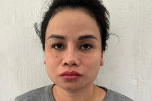 Hà Nội: Chủ đại lý vé máy bay chuyên cho "bốc bát họ"