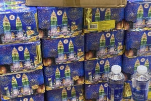 "Ngụy trang" 74 kg pháo hoa nổ trên cabin xe đầu kéo