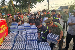 Công an tỉnh Tiền Giang thực hiện chương trình “Nghĩa tình ngày hạn mặn”