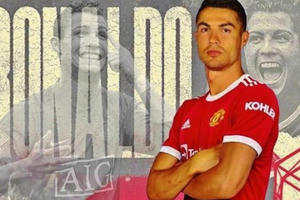 Cristiano Ronaldo hoàn tất kiểm tra y tế với Manchester United