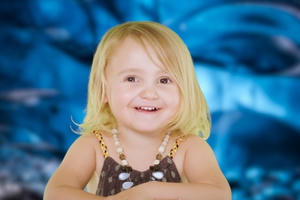 Bé 3 tuổi giải thích về Bitcoin gây bão mạng xã hội