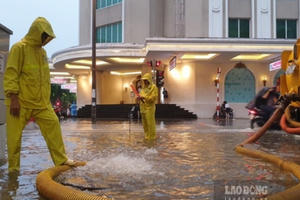 Hà Nội loay hoay xử lý ngập úng trong nội đô