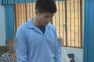 Hiếp dâm bé gái hàng xóm nhiều lần, nam thanh niên lĩnh 13 năm tù