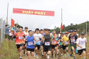 Lào Cai: Gần 250 VĐV tham giải leo núi "Chinh phục đỉnh Lảo Thẩn" Lào Cai: Gần 250 VĐV tham giải leo núi "Chinh phục đỉnh Lảo Thẩn"