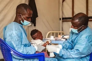 Sân bay Nội Bài siết chặt kiểm dịch y tế do dịch bệnh lạ tại Công-gô