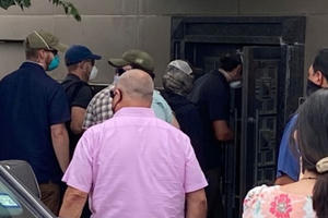 Mỹ đột kích lãnh sự quán Trung Quốc ở Houston