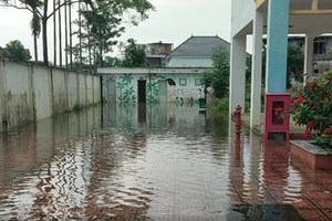 Đảm bảo an toàn tuyệt đối cho học sinh khai giảng tại nơi Trường học bị ngập nước