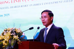 Khai mạc Hội thảo quốc tế “Hoàn thiện thể chế nhằm hiện thực hóa nguyên tắc ‘lợi ích hài hòa, rủi ro chia sẻ’ trong lĩnh vực đầu tư trực tiếp” Khai mạc Hội thảo quốc tế “Hoàn thiện thể chế nhằm hiện thực hóa nguyên tắc ‘lợi ích hài hòa, rủi ro chia sẻ’ trong lĩnh vực đầu tư trực tiếp”