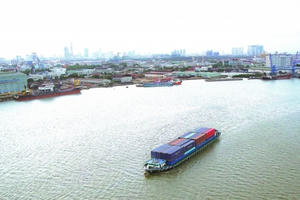 Triển khai thêm luồng xanh đường thủy để vận chuyển hàng hóa thiết yếu