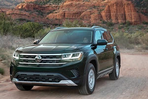 SUV 7 chỗ giá 2 tỷ đồng tại Việt Nam - 'đất chật người sắp đông' SUV 7 chỗ giá 2 tỷ đồng tại Việt Nam - 'đất chật người sắp đông'