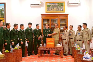 BĐBP Long An, Đồng Tháp: Thăm, chúc tết cổ truyền lực lượng bảo vệ biên giới tỉnh Pray Veng, Campuchia