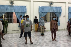 Giữa mùa dịch, 5 cặp nam nữ vẫn tụ tập sát phạt nhau trên chiếu bạc