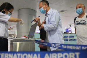 Mở lại đường bay quốc tế, hành khách nào được đi?