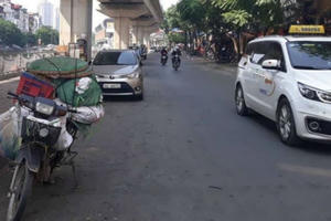 Xử lý triệt để phương tiện dừng đỗ tràn lan lòng, lề đường ở Hà Nội cách nào?