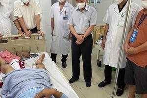 2 đối tượng vận chuyển 15 bánh heroin, dùng súng chống trả quyết liệt khi bị vây bắt