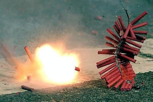 Dịp tết, đốt pháo chơi có thể bị xử lý như thế nào?