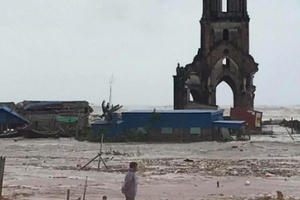 Nam Định: Ảnh hưởng bão số 10, một số huyện bị cô lập do mưa lớn