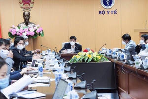 Bộ trưởng Bộ Y tế chỉ đạo thiết lập 3 bệnh viện dã chiến tại Hải Dương phòng chống dịch COVID-19