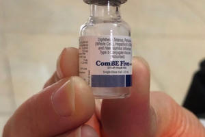 Hà Nội: Một trẻ tử vong sau tiêm vắc xin Hà Nội: Một trẻ tử vong sau tiêm vắc xin