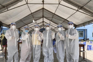 Những “Chiến sĩ áo trắng” với sứ mệnh thiêng liêng nơi tuyến đầu chống dịch Những “Chiến sĩ áo trắng” với sứ mệnh thiêng liêng nơi tuyến đầu chống dịch