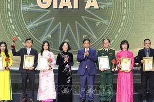 Báo Pháp luật Việt Nam được trao Giải A Búa liềm vàng năm 2023
