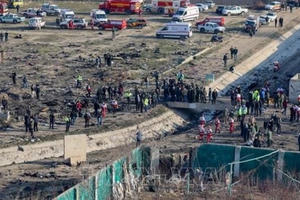 Ukraine để quốc tang một ngày sau vụ rơi máy bay khiến 176 người thiệt mạng