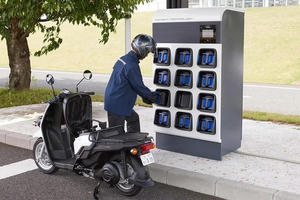 TP HCM công bố 65 vị trí lắp đặt tủ đổi pin xe máy điện trên vỉa hè