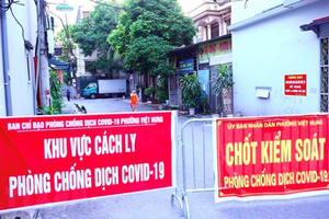 Nới lỏng giãn cách phải từng bước, chắc chắn