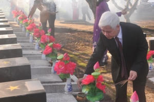 Bình Phước: Tổ chức lễ tưởng niệm dâng hương các Anh hùng liệt sỹ