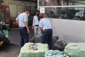 TP.HCM: Tạm giữ gần 8 tấn thực phẩm đông lạnh không rõ nguồn gốc