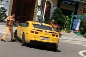 Đề xuất cảnh sát giao thông được trang bị súng tiểu liên: Còn nhiều ý kiến trái chiều