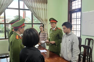 Bắt tạm giam cán bộ Văn phòng đăng ký đất đai tỉnh Quảng Trị Bắt tạm giam cán bộ Văn phòng đăng ký đất đai tỉnh Quảng Trị